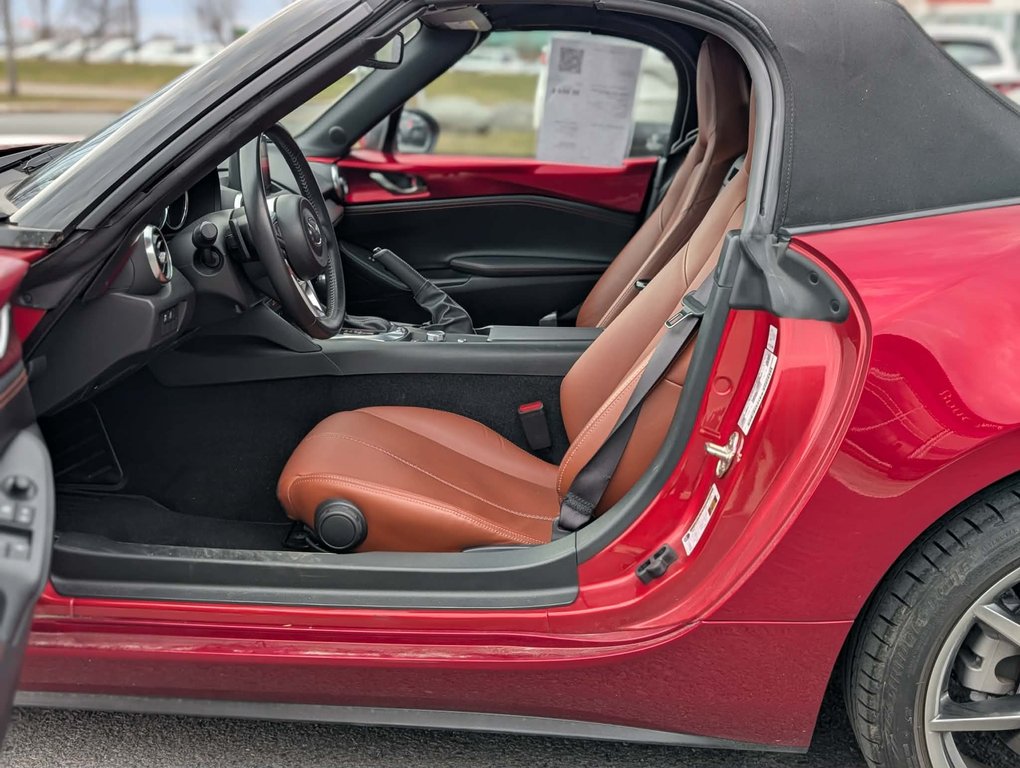 2023 Mazda MX-5 GT AUTO JAMAIS ACCIDENTÉ 1 PROPRIO IMPECCABLE in Boucherville, Quebec - 8 - w1024h768px