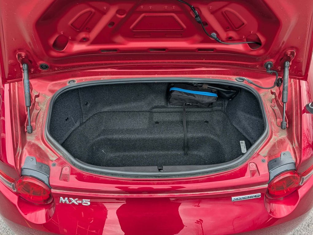 2023 Mazda MX-5 GT AUTO JAMAIS ACCIDENTÉ 1 PROPRIO IMPECCABLE in Boucherville, Quebec - 16 - w1024h768px