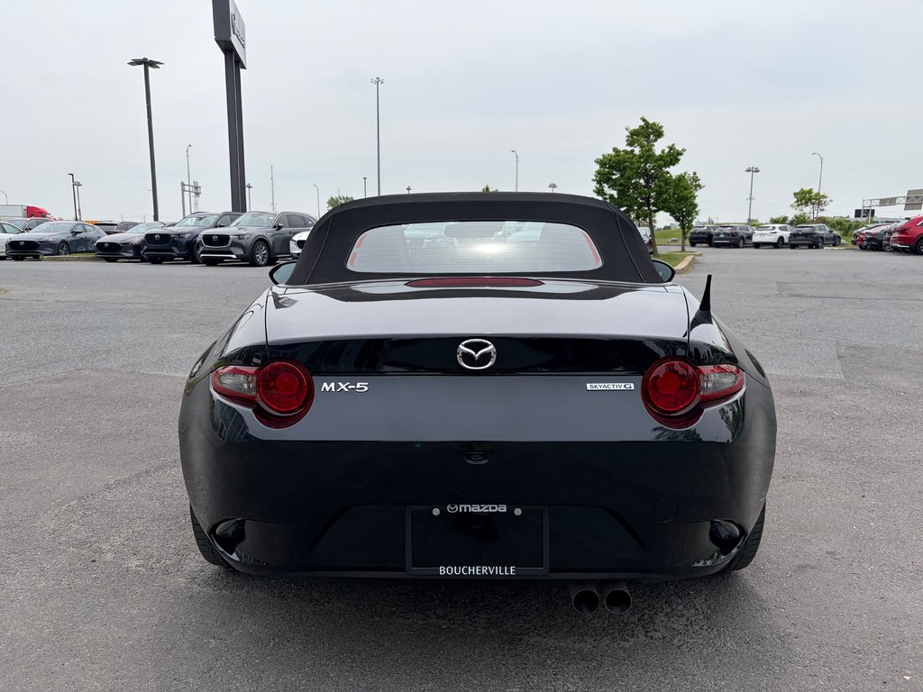 2023 Mazda MX-5 GS, BAS KM, GARANTIE COMPLÈTE MAI 2027 in Boucherville, Quebec - 11 - w1024h768px