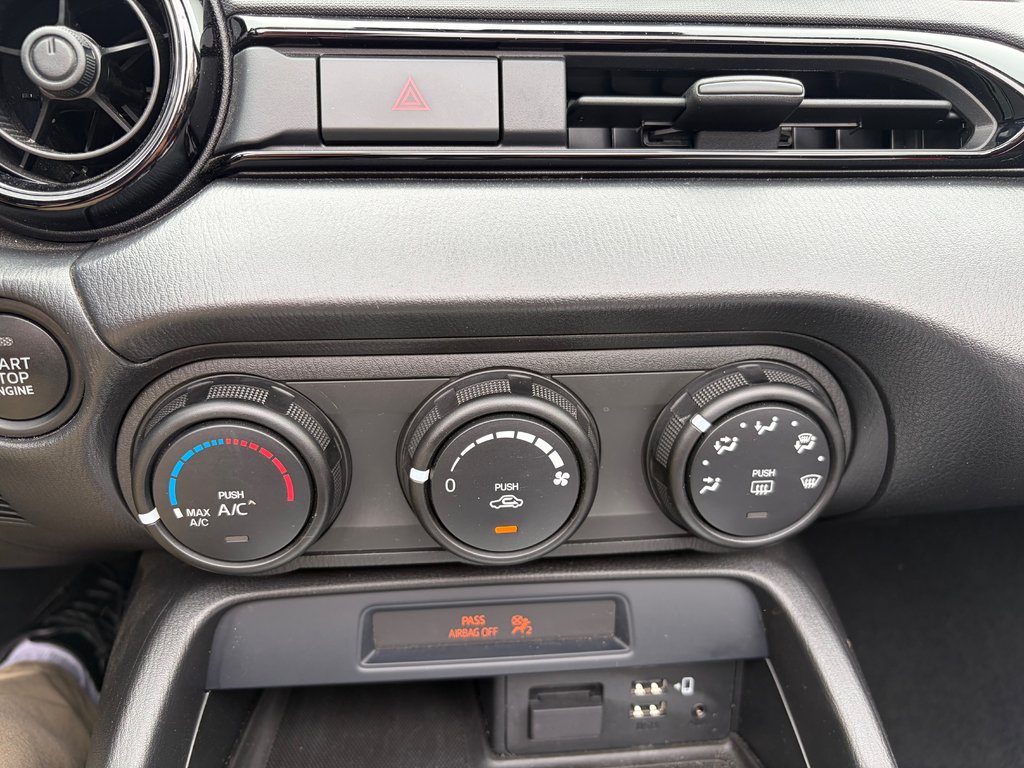 2023 Mazda MX-5 GS, BAS KM, GARANTIE COMPLÈTE MAI 2027 in Boucherville, Quebec - 26 - w1024h768px