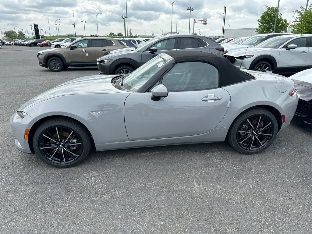 2024 Mazda MX-5 GT in Boucherville, Quebec - 2 - w1024h768px