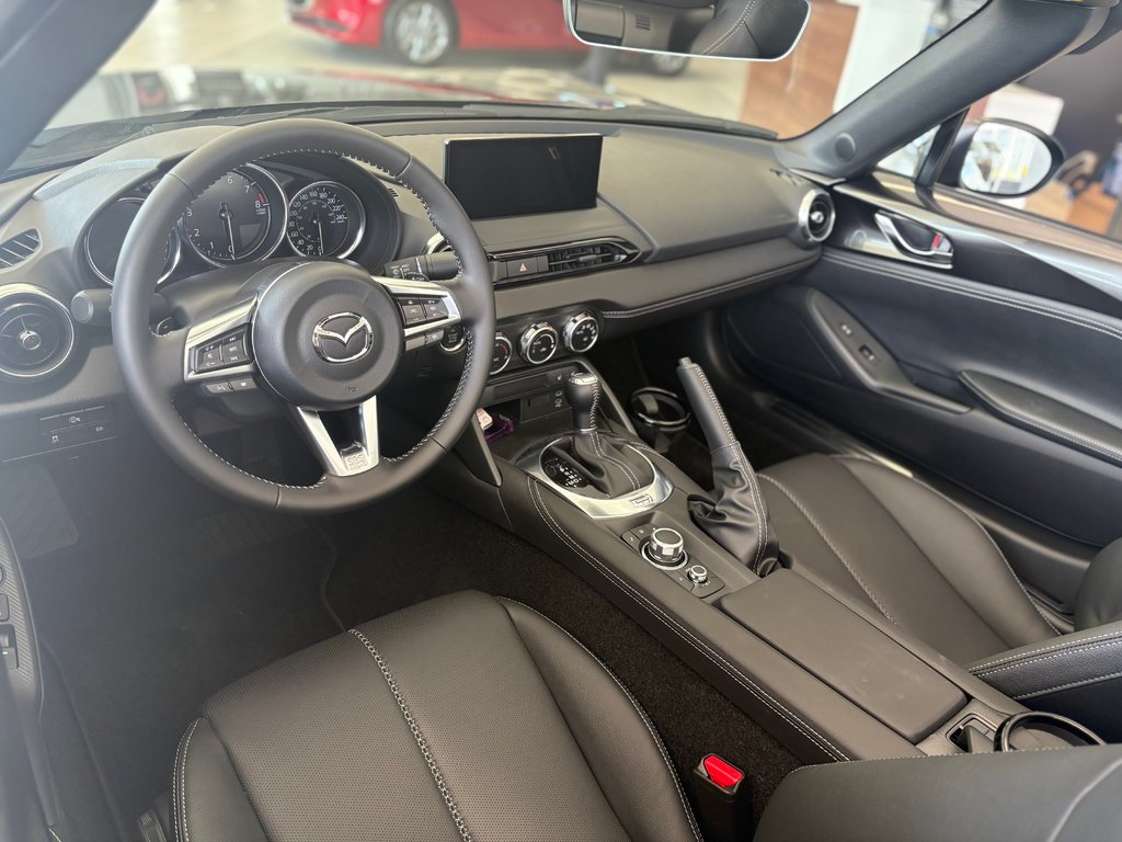 2025 Mazda MX-5 GT NEUF AUTOMATIQUE in Boucherville, Quebec - 6 - w1024h768px