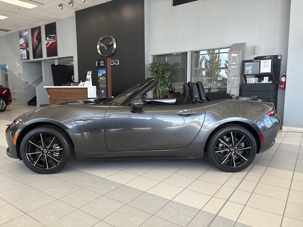 2025 Mazda MX-5 GT NEUF AUTOMATIQUE in Boucherville, Quebec - 3 - w1024h768px