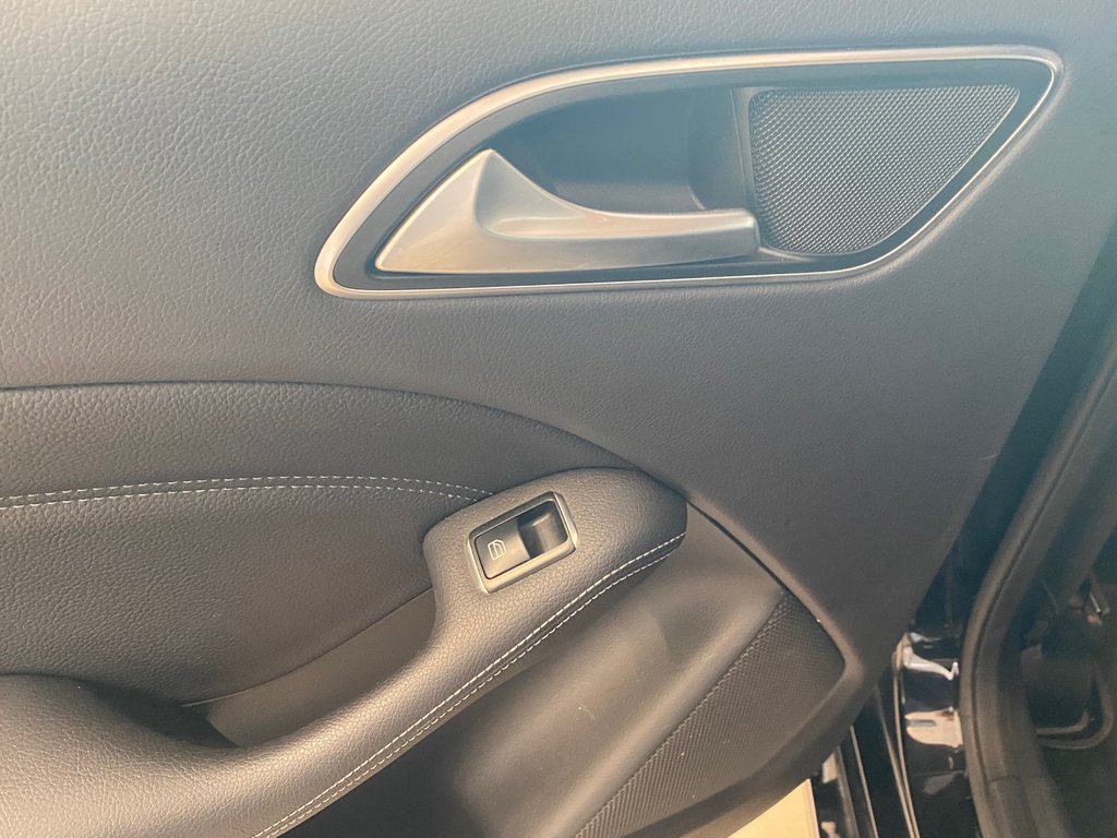 2018 Mercedes-Benz B-Class B250 SPORTS TOURER in Boucherville, Quebec - 14 - w1024h768px
