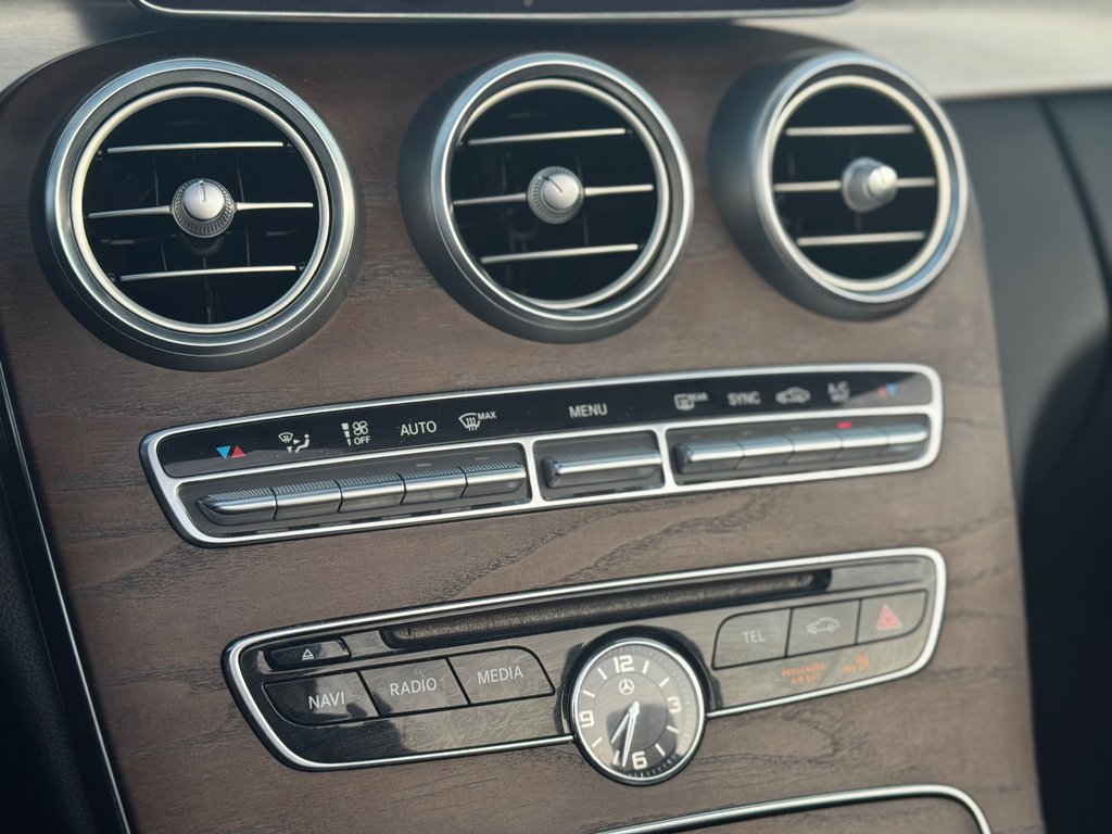 2018 Mercedes-Benz C-Class C 300 Convertible Bas Kilométrage in Terrebonne, Quebec - 17 - w1024h768px