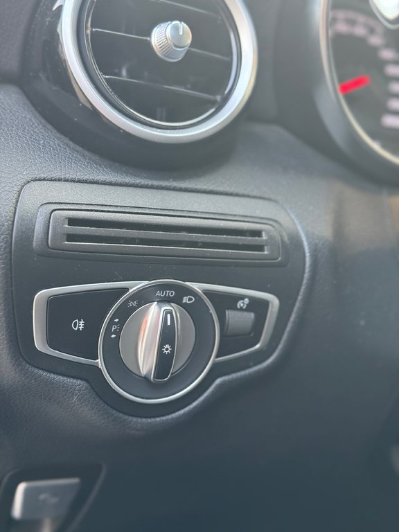 2020 Mercedes-Benz GLC AMG GLC 43 4Matic Toit Ouvrant Cuir in Terrebonne, Quebec - 11 - w1024h768px