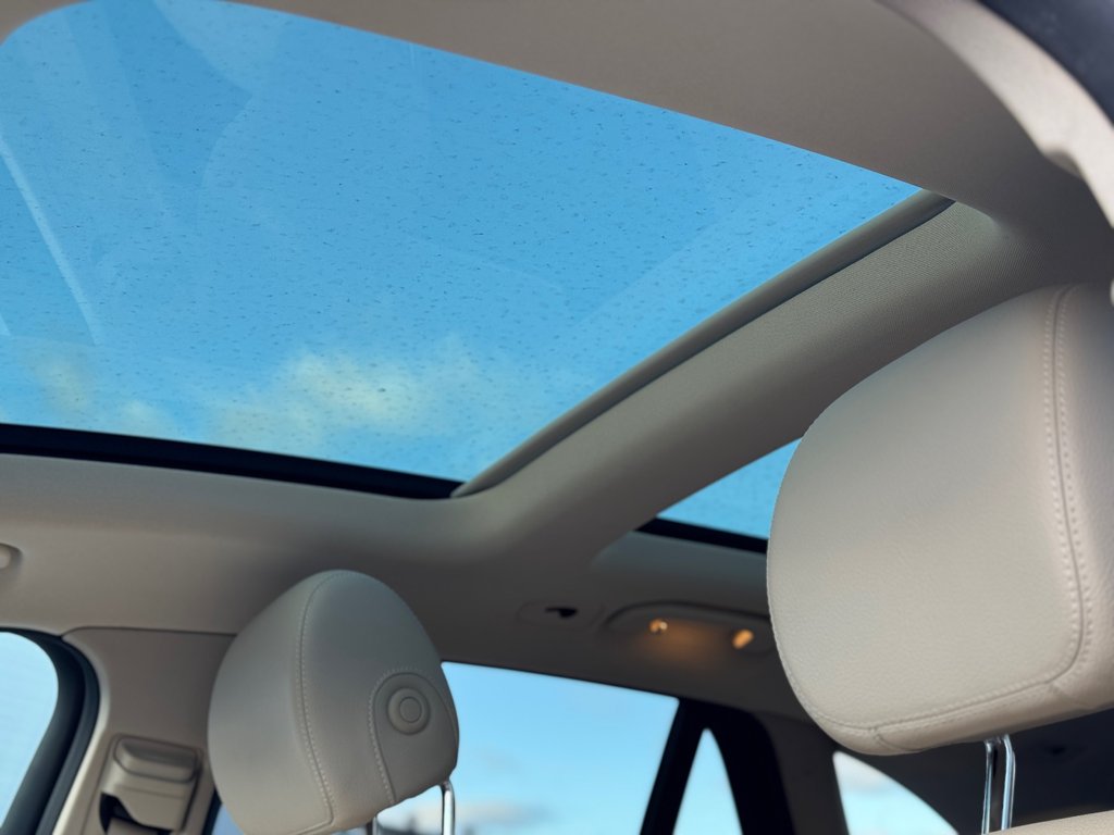 2020 Mercedes-Benz GLC GLC 350e AWD Toit Panoramique Bas Kilométrage in Terrebonne, Quebec - 10 - w1024h768px
