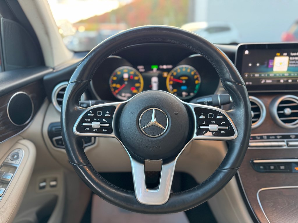 2020 Mercedes-Benz GLC GLC 350e AWD Toit Panoramique Bas Kilométrage in Terrebonne, Quebec - 21 - w1024h768px