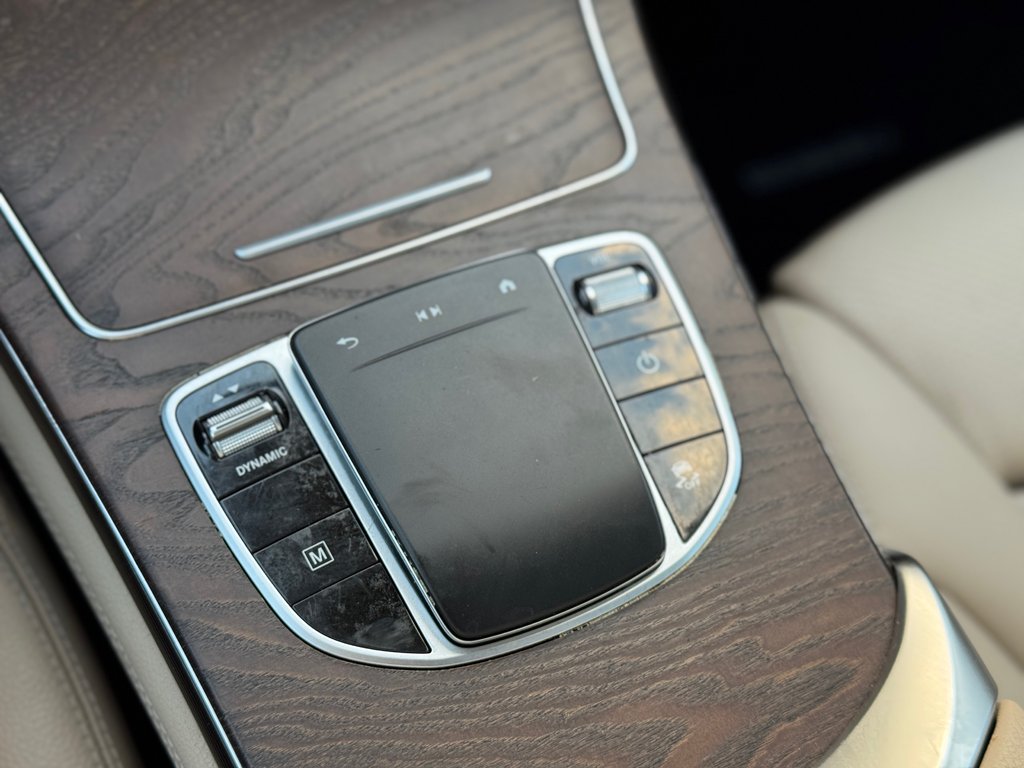 2020 Mercedes-Benz GLC GLC 350e AWD Toit Panoramique Bas Kilométrage in Terrebonne, Quebec - 20 - w1024h768px