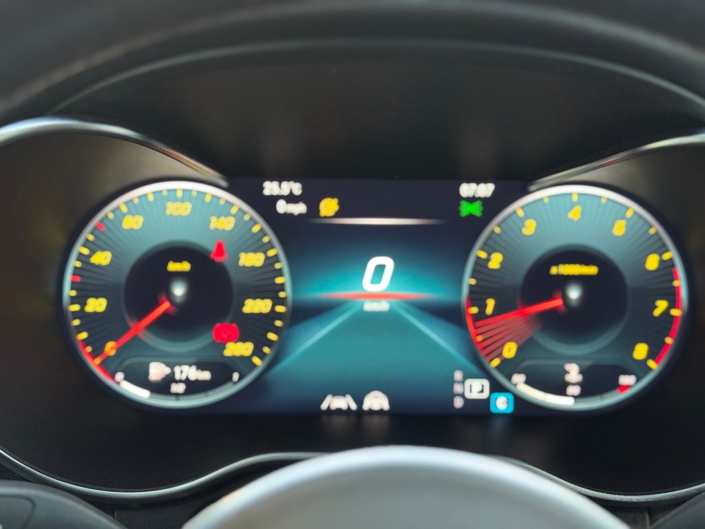2021 Mercedes-Benz GLC GLC 300 4Matic in Terrebonne, Quebec - 16 - w1024h768px