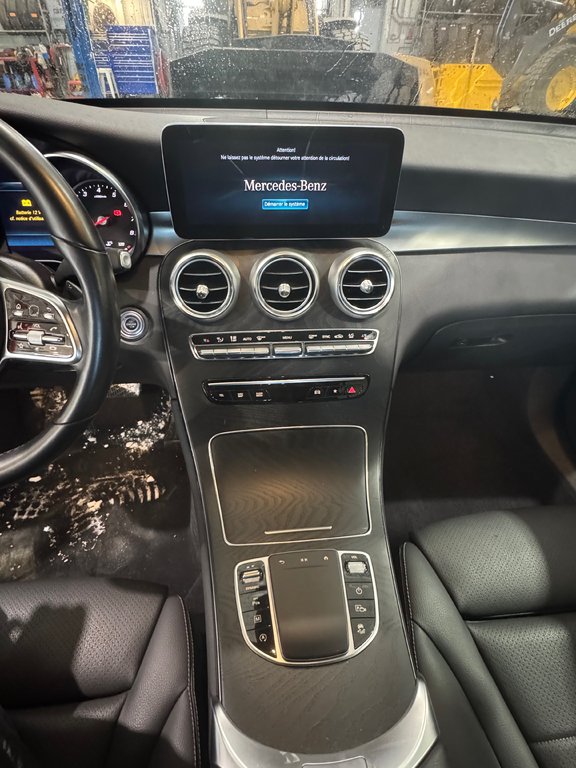2022 Mercedes-Benz GLC GLC 300 AWD Cuir Bas Kilométrage in Terrebonne, Quebec - 14 - w1024h768px