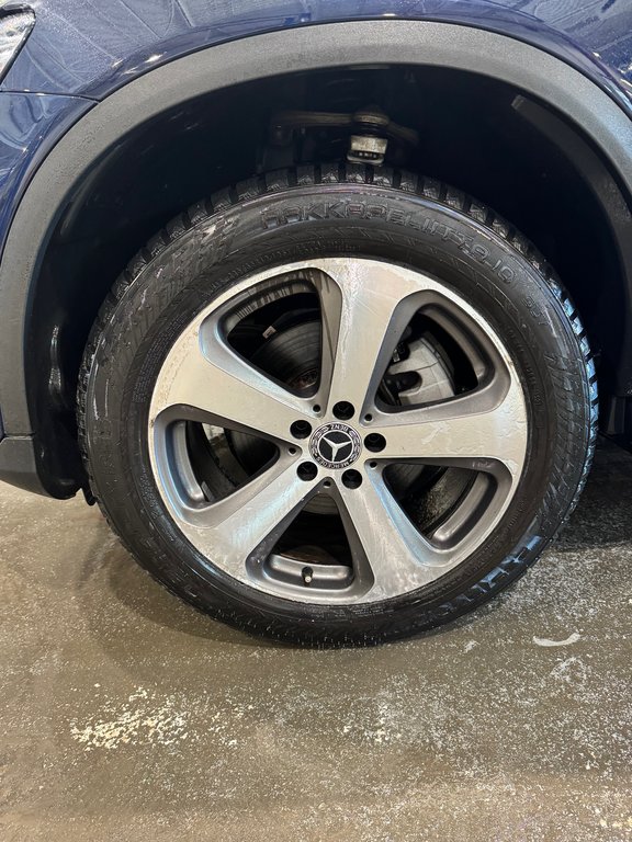 2022 Mercedes-Benz GLC GLC 300 AWD Cuir Bas Kilométrage in Terrebonne, Quebec - 19 - w1024h768px