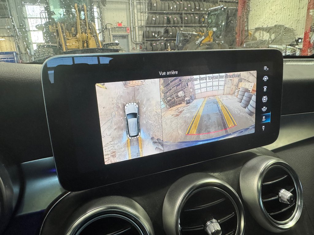 2022 Mercedes-Benz GLC GLC 300 AWD Cuir Bas Kilométrage in Terrebonne, Quebec - 11 - w1024h768px