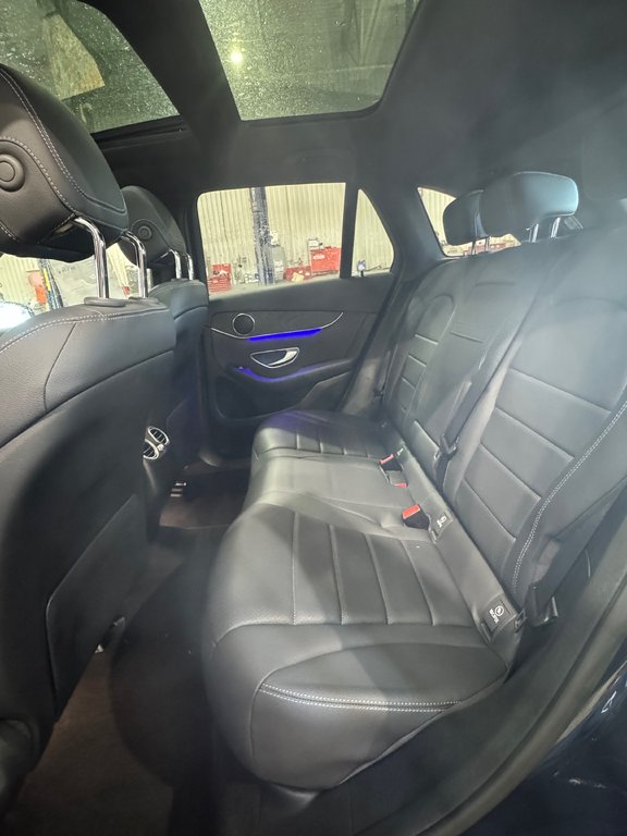 2022 Mercedes-Benz GLC GLC 300 AWD Cuir Bas Kilométrage in Terrebonne, Quebec - 10 - w1024h768px