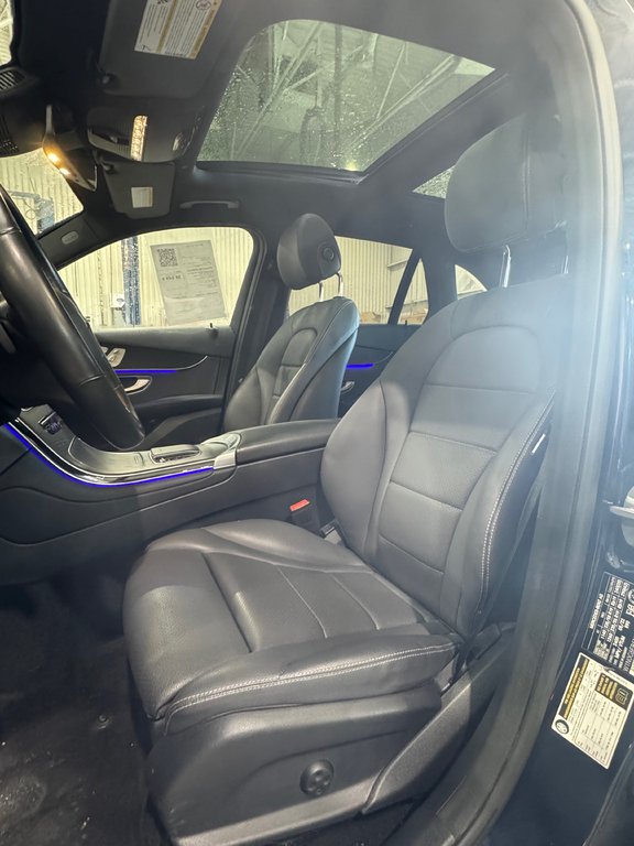 2022 Mercedes-Benz GLC GLC 300 AWD Cuir Bas Kilométrage in Terrebonne, Quebec - 9 - w1024h768px