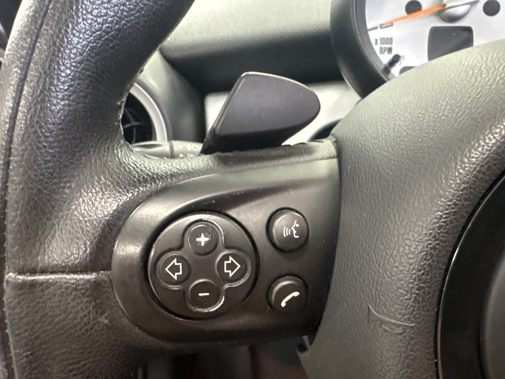 MINI Cooper Roadster BAS KM, AUCUN HIVER 2014 à Boucherville, Québec - 26 - w1024h768px