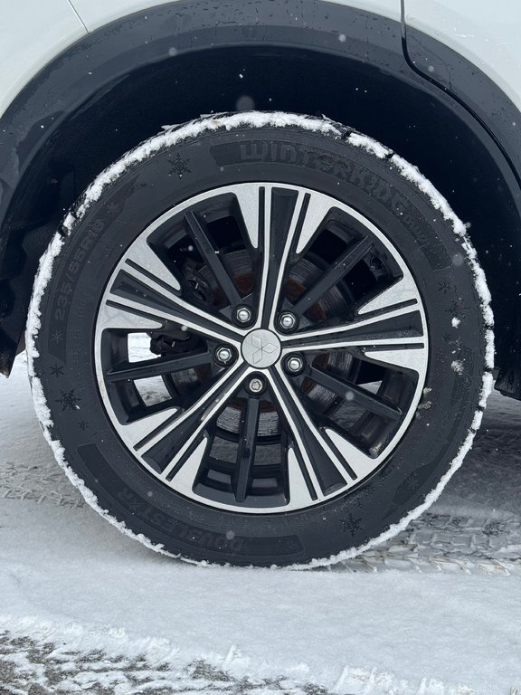 2019 Mitsubishi Eclipse Cross GT Cuir Toit Ouvrant AWD in Terrebonne, Quebec - 25 - w1024h768px