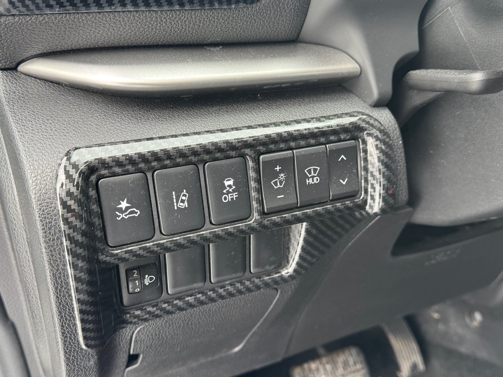 2019 Mitsubishi Eclipse Cross GT Cuir Toit Ouvrant AWD in Terrebonne, Quebec - 16 - w1024h768px