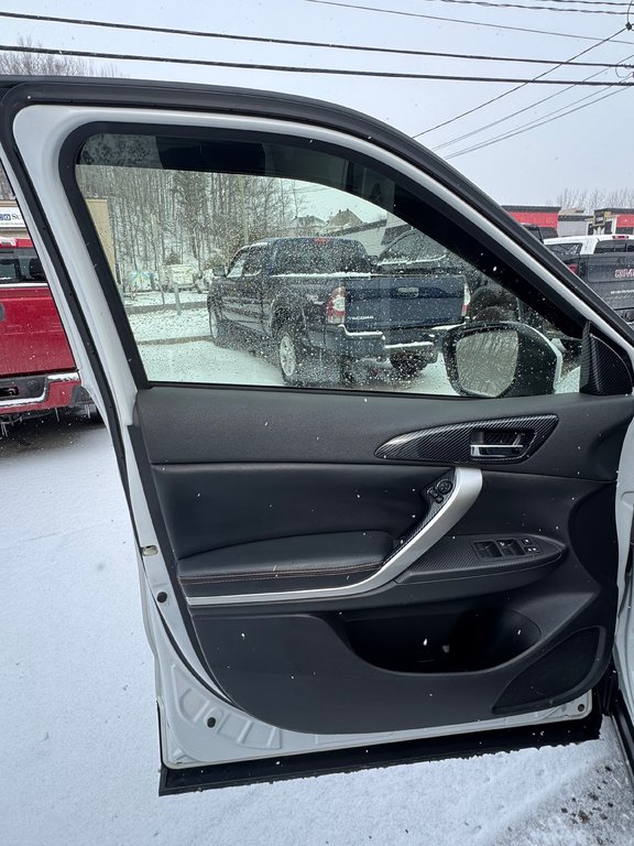 2019 Mitsubishi Eclipse Cross GT Cuir Toit Ouvrant AWD in Terrebonne, Quebec - 8 - w1024h768px