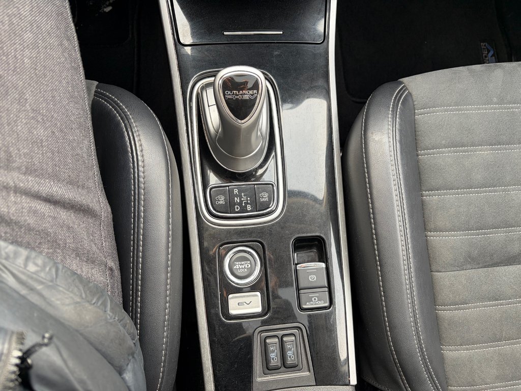 Mitsubishi Outlander PHEV LE S-AWC JAMAIS ACCIDENTÉ CUIR TOIT OUVRAN 2020 à Boucherville, Québec - 25 - w1024h768px