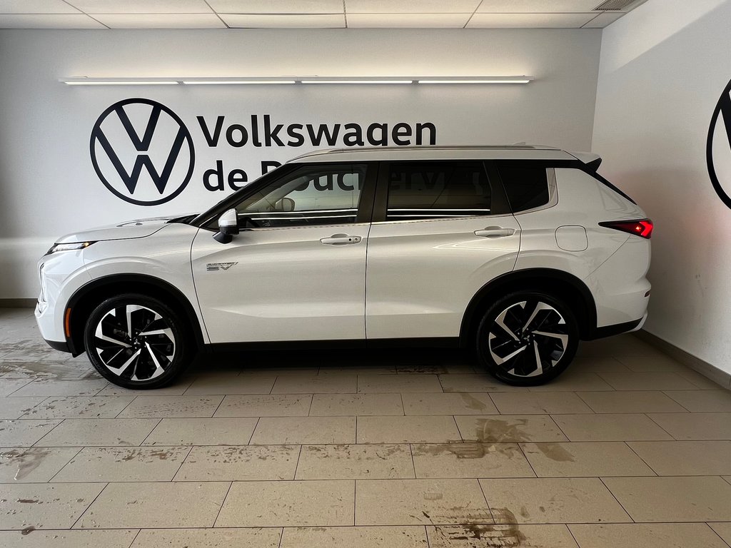 Mitsubishi OUTLANDER PHEV  2023 à Boucherville, Québec - 6 - w1024h768px