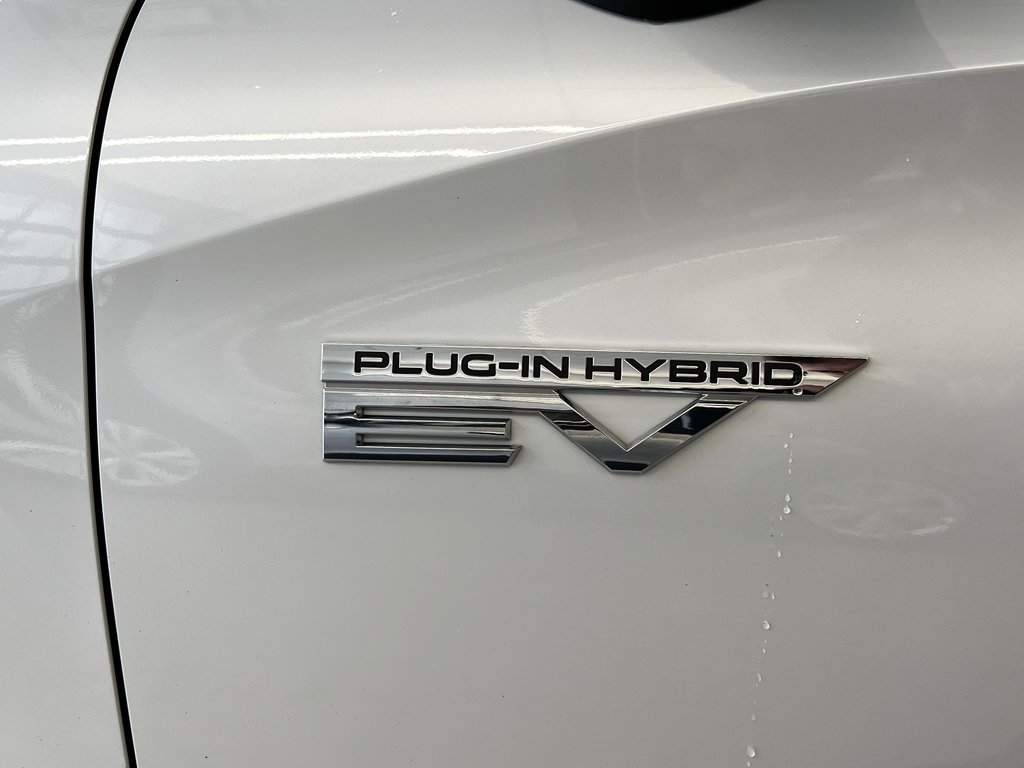 Mitsubishi OUTLANDER PHEV  2023 à Boucherville, Québec - 5 - w1024h768px