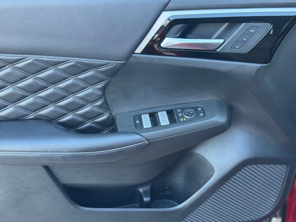 Mitsubishi OUTLANDER PHEV SEL Cuir Toit Panoramique AWD Hybrid Branchable 2023 à Terrebonne, Québec - 8 - w1024h768px