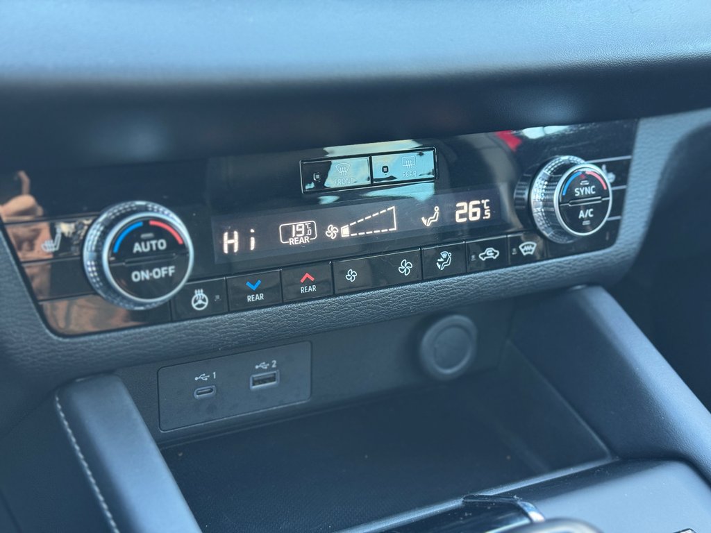 Mitsubishi OUTLANDER PHEV SEL Cuir Toit Panoramique AWD Hybrid Branchable 2023 à Terrebonne, Québec - 20 - w1024h768px