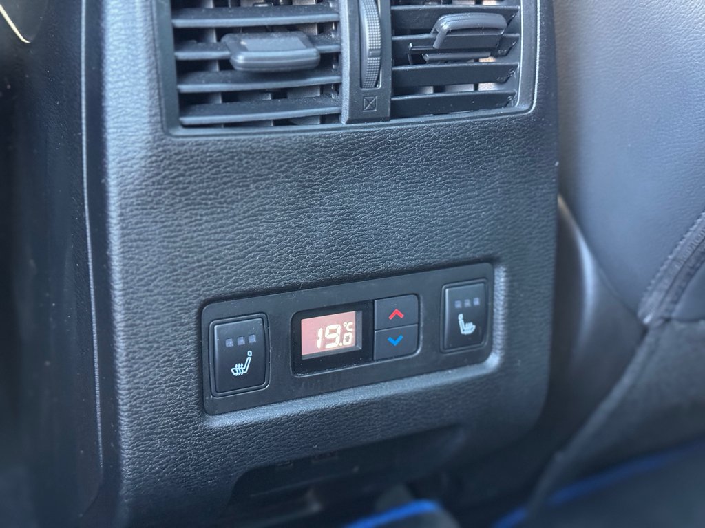 Mitsubishi OUTLANDER PHEV SEL Cuir Toit Panoramique AWD Hybrid Branchable 2023 à Terrebonne, Québec - 25 - w1024h768px