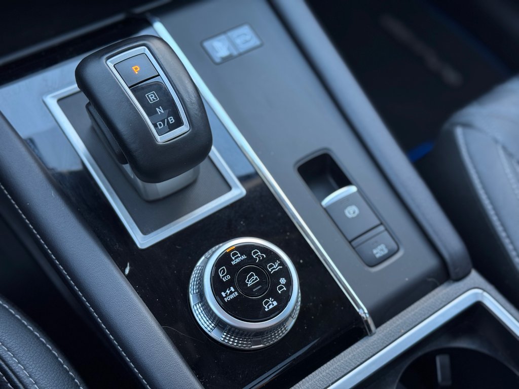 Mitsubishi OUTLANDER PHEV SEL Cuir Toit Panoramique AWD Hybrid Branchable 2023 à Terrebonne, Québec - 21 - w1024h768px