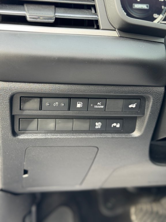2023 Mitsubishi Outlander PHEV SEL AWD Toit Panoramique Cuir in Terrebonne, Quebec - 12 - w1024h768px