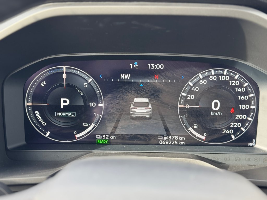 2023 Mitsubishi Outlander PHEV SEL AWD Toit Panoramique Cuir in Terrebonne, Quebec - 16 - w1024h768px