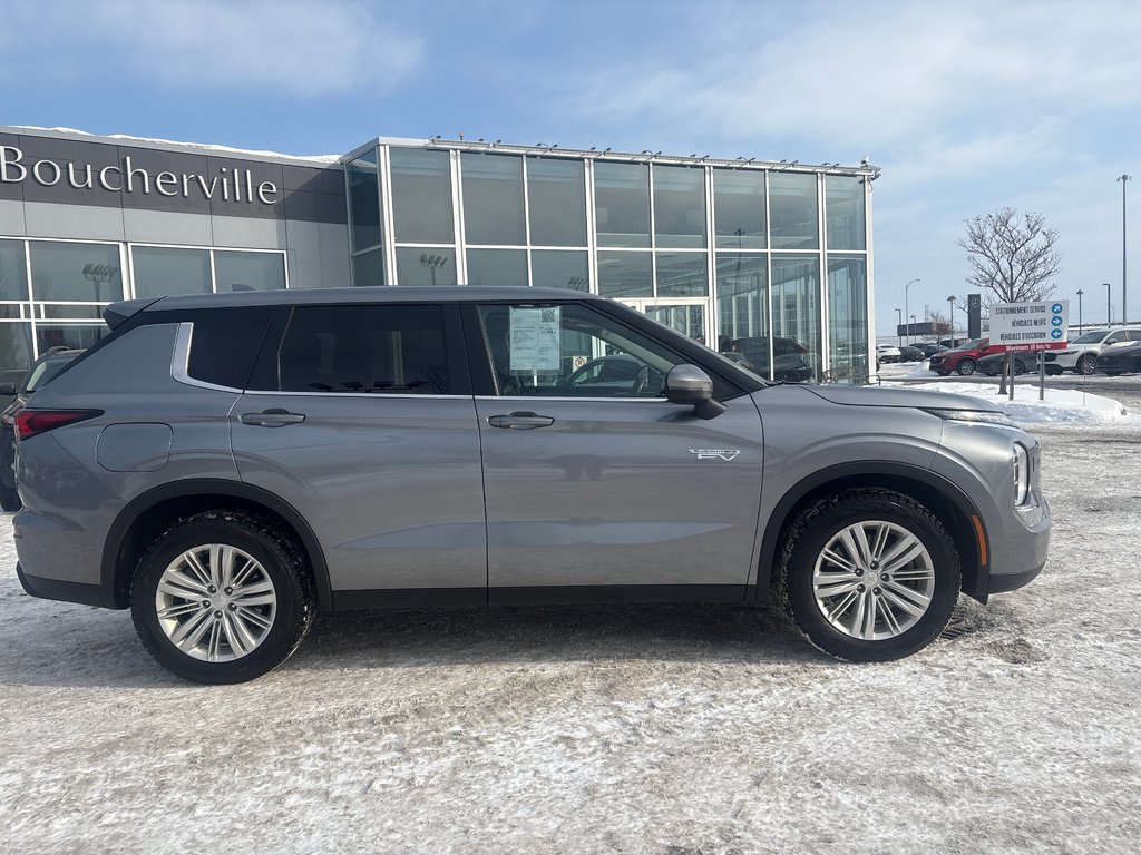 Mitsubishi Outlander PHEV ES AWD 7 PLACES SIÈGES CHAUFFANTS 2023 à Boucherville, Québec - 11 - w1024h768px