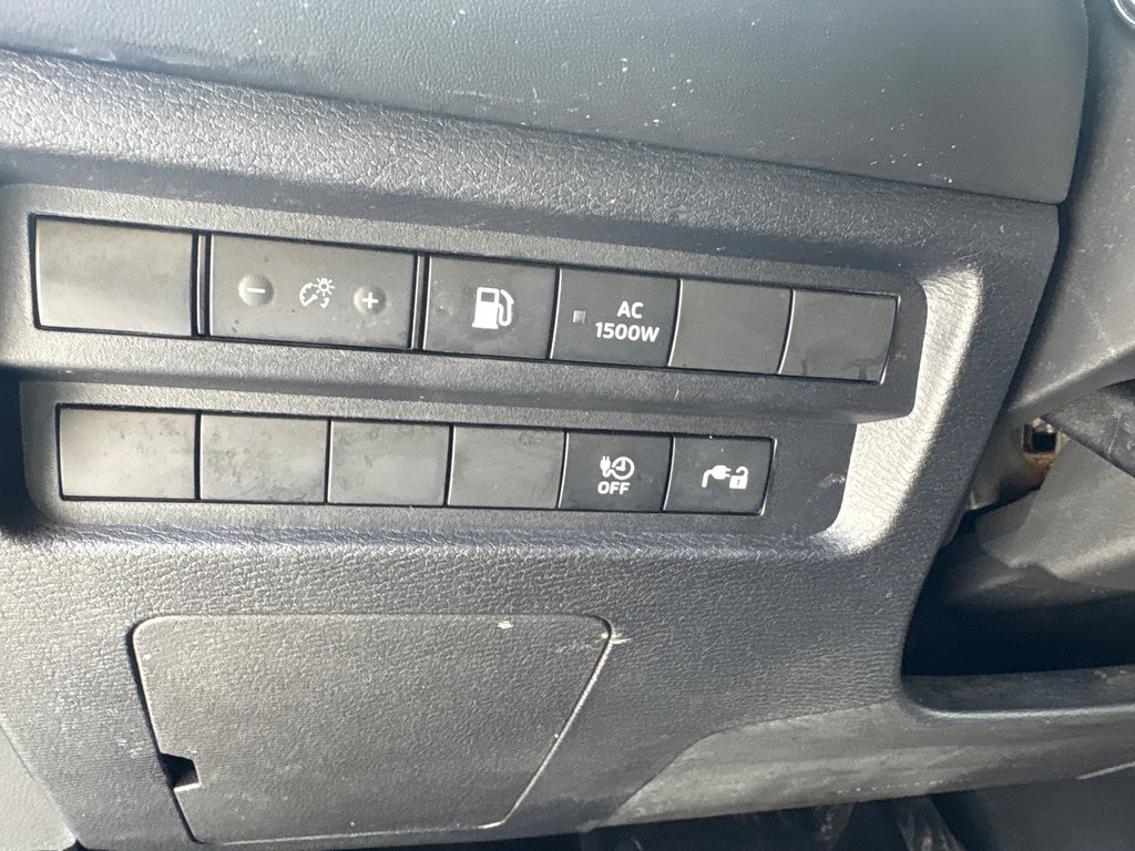 Mitsubishi Outlander PHEV ES AWD 7 PLACES SIÈGES CHAUFFANTS 2023 à Boucherville, Québec - 18 - w1024h768px