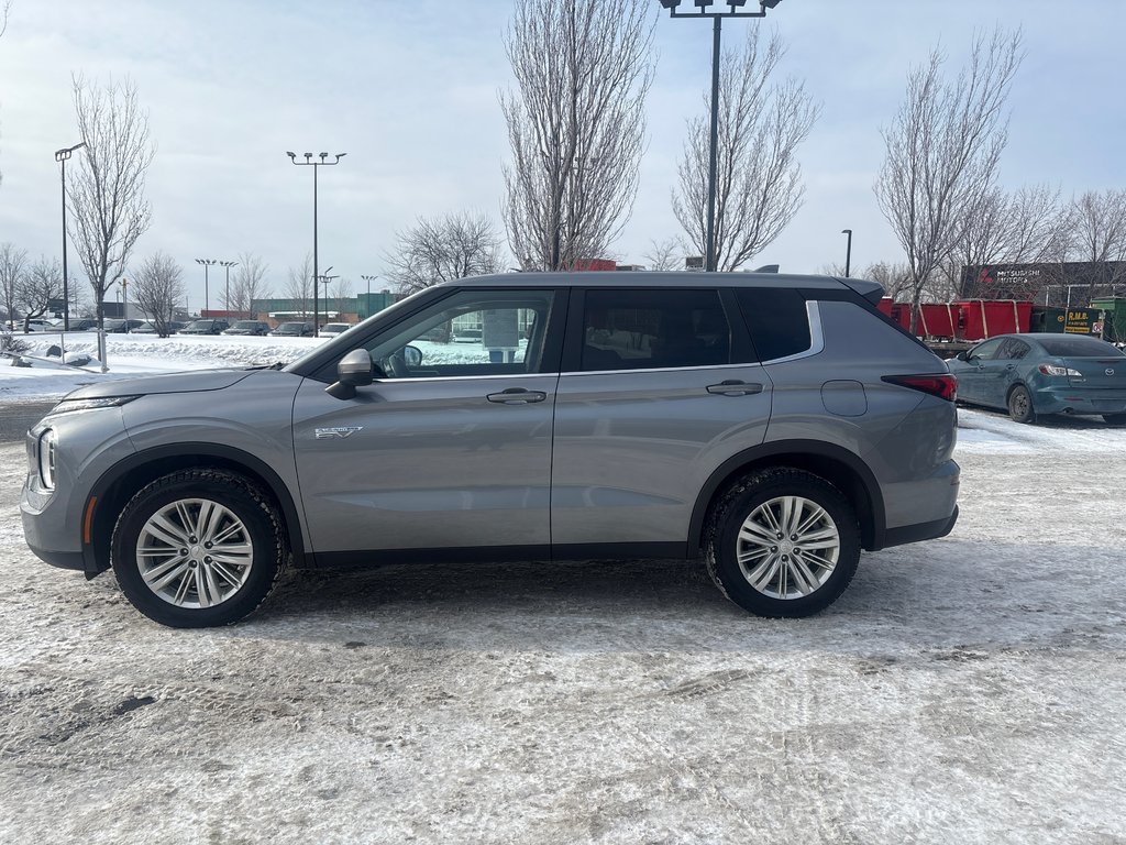 Mitsubishi Outlander PHEV ES AWD 7 PLACES SIÈGES CHAUFFANTS 2023 à Boucherville, Québec - 7 - w1024h768px