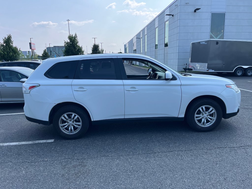 2014 Mitsubishi Outlander ES in Boucherville, Quebec - 4 - w1024h768px