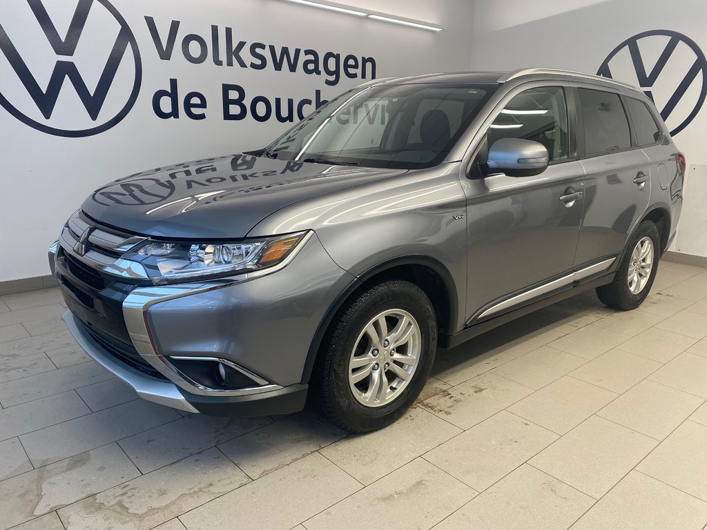 2018 Mitsubishi Outlander SE in Boucherville, Quebec - 1 - w1024h768px