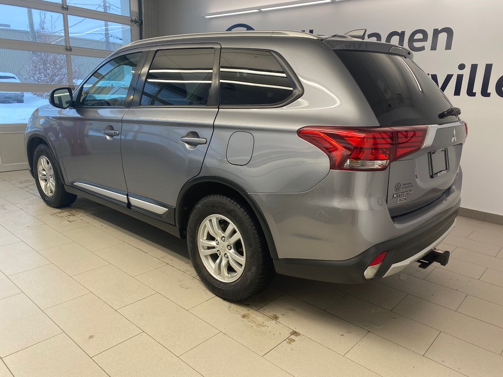 2018 Mitsubishi Outlander SE in Boucherville, Quebec - 5 - w1024h768px