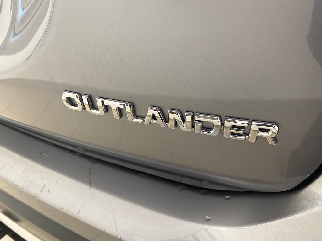 2018 Mitsubishi Outlander SE in Boucherville, Quebec - 10 - w1024h768px