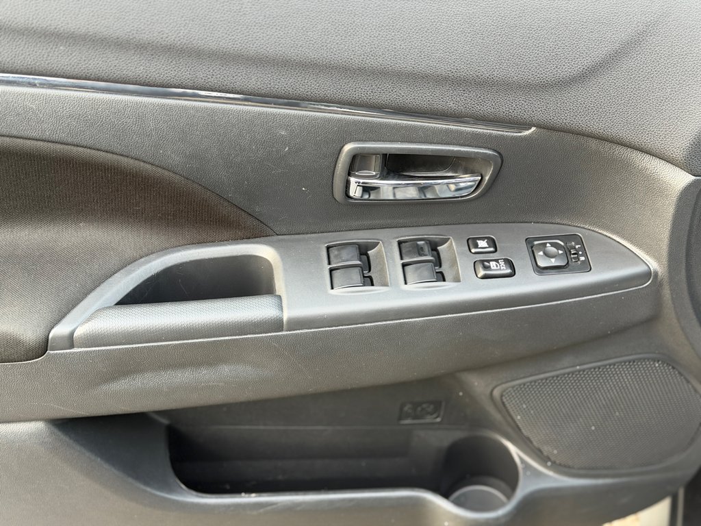 Mitsubishi RVR Sièges Chauffants Caméra De Recul 2023 à Terrebonne, Québec - 8 - w1024h768px