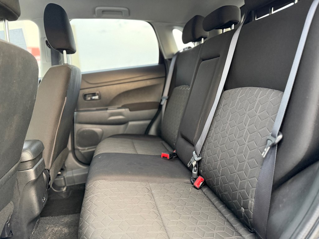 Mitsubishi RVR Sièges Chauffants Caméra De Recul 2023 à Terrebonne, Québec - 23 - w1024h768px