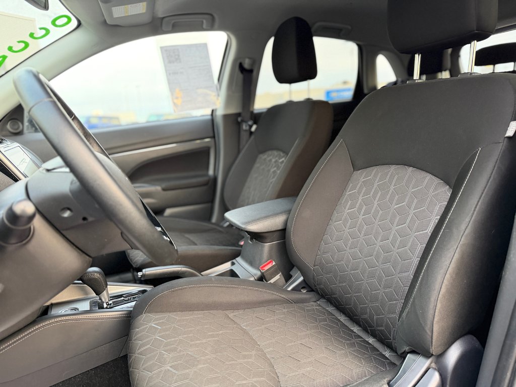 Mitsubishi RVR Sièges Chauffants Caméra De Recul 2023 à Terrebonne, Québec - 9 - w1024h768px