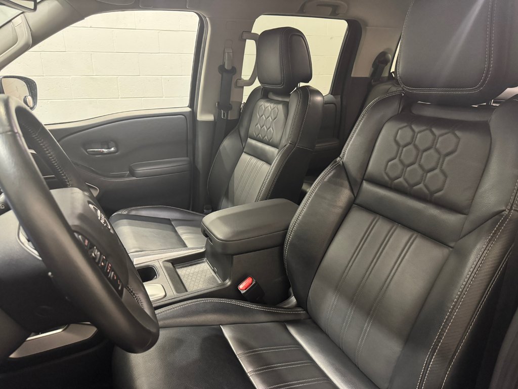 2023 Nissan Frontier SV Premium Crew Cuir Bas Kilométrage in Terrebonne, Quebec - 19 - w1024h768px