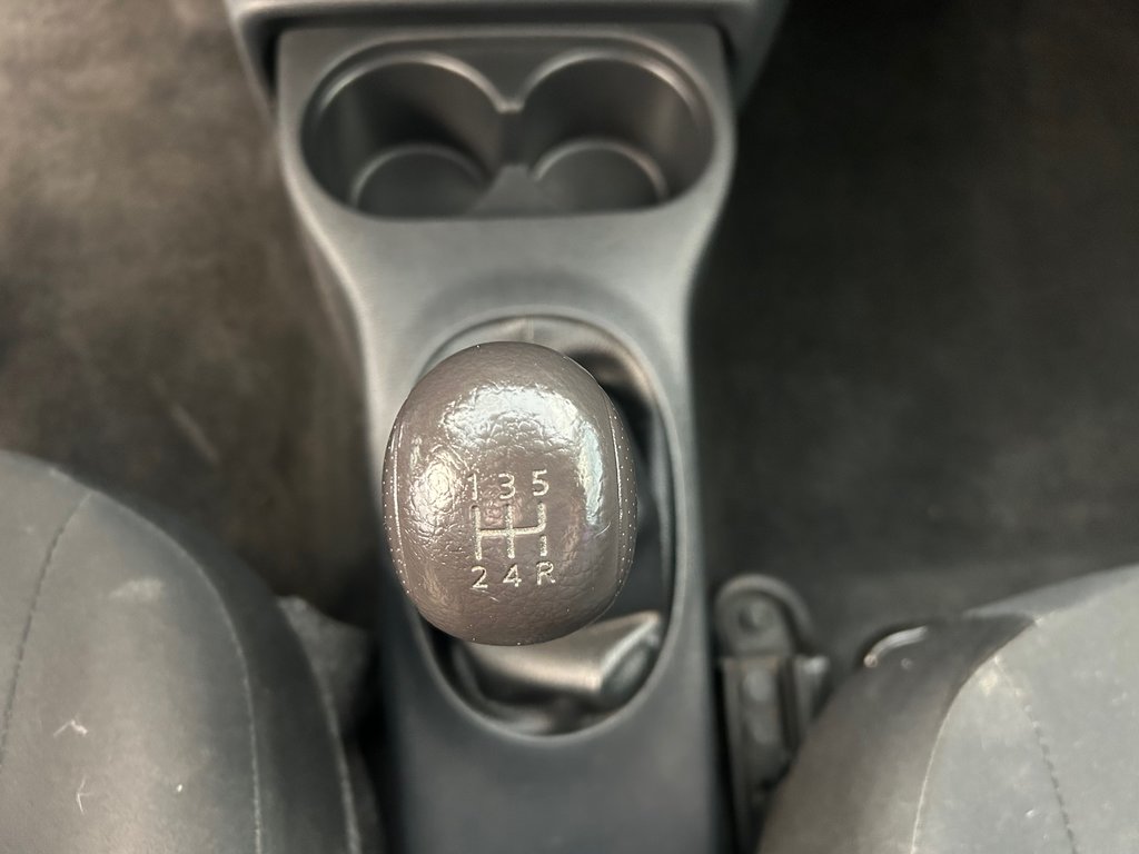 2017 Nissan Micra S in Boucherville, Quebec - 16 - w1024h768px
