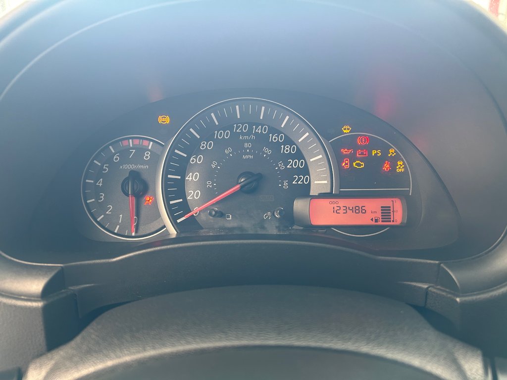 2017 Nissan Micra S in Boucherville, Quebec - 12 - w1024h768px