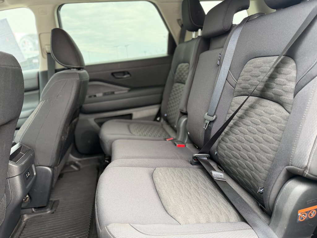 Nissan Pathfinder S AWD Bas Kilométrage 2023 à Terrebonne, Québec - 23 - w1024h768px