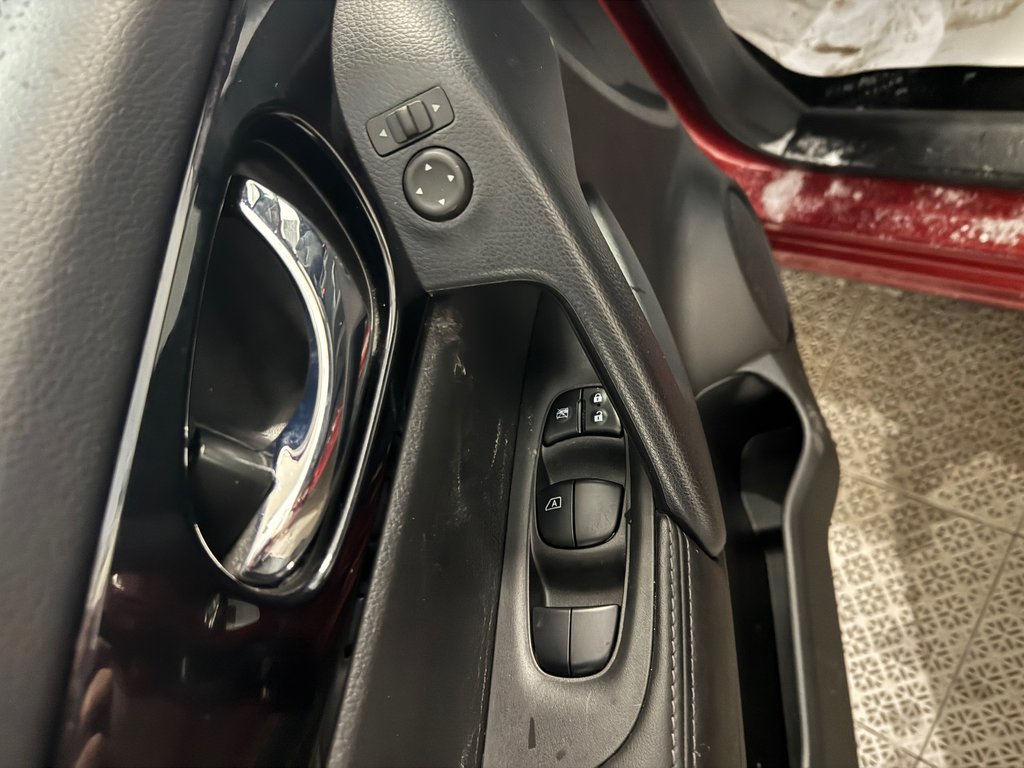 Nissan Qashqai SL AWD Toit Ouvrant Cuir Navigation 2022 à Terrebonne, Québec - 9 - w1024h768px