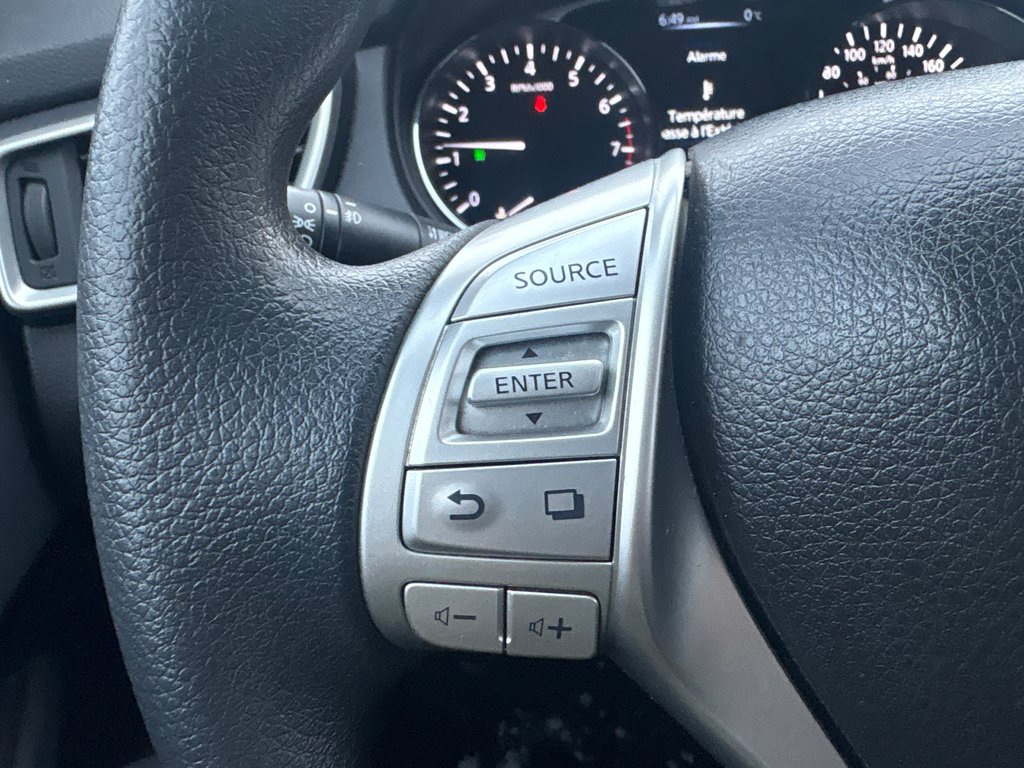 2014 Nissan Rogue SV AWD BAS KM in Boucherville, Quebec - 17 - w1024h768px