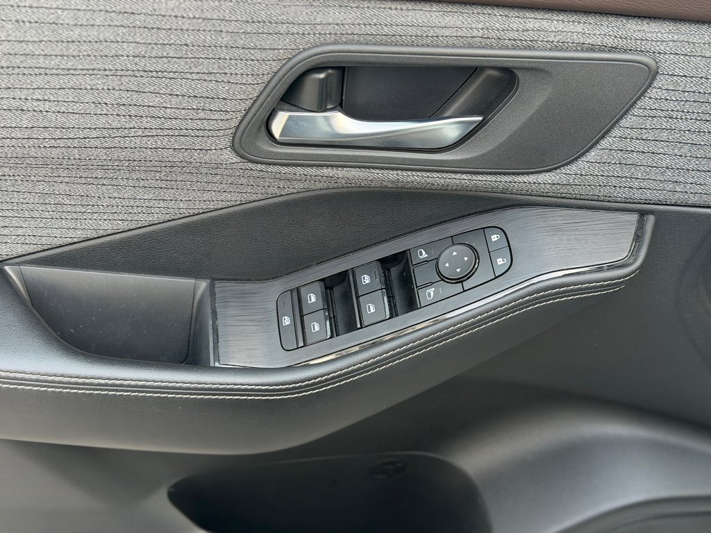 Nissan Rogue SV AWD Toit Panoramique 2023 à Terrebonne, Québec - 7 - w1024h768px