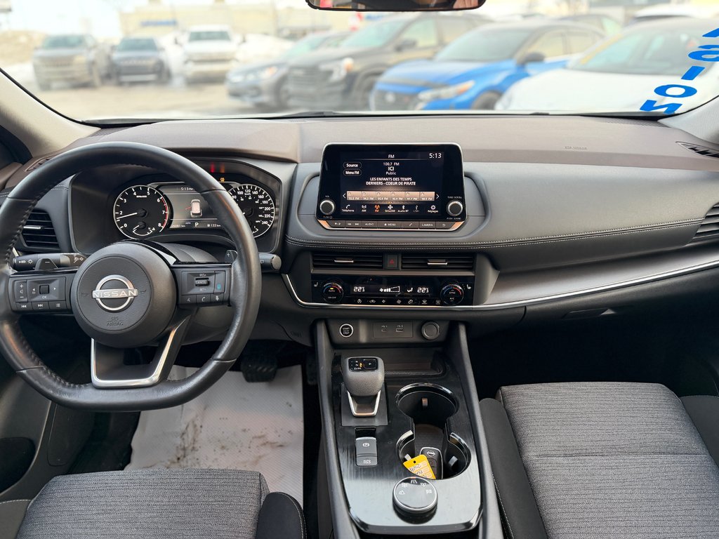 Nissan Rogue SV AWD Toit Panoramique 2023 à Terrebonne, Québec - 22 - w1024h768px